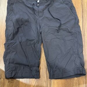 Black Columbia women's board shorts